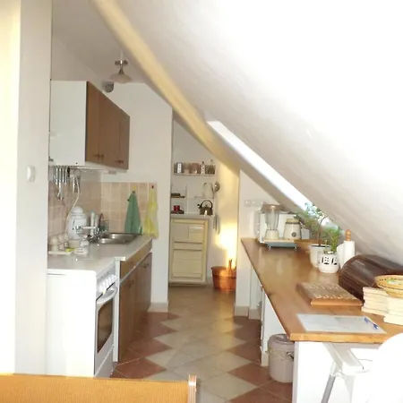 Flora Apartman *