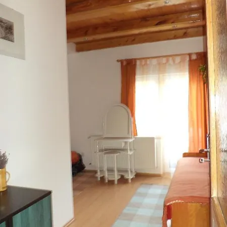 Flora Apartman * Tihany