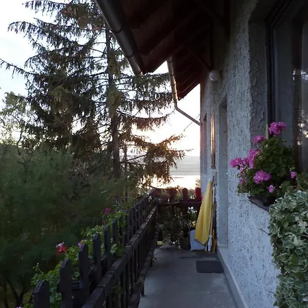 Flora Apartman Apartament *